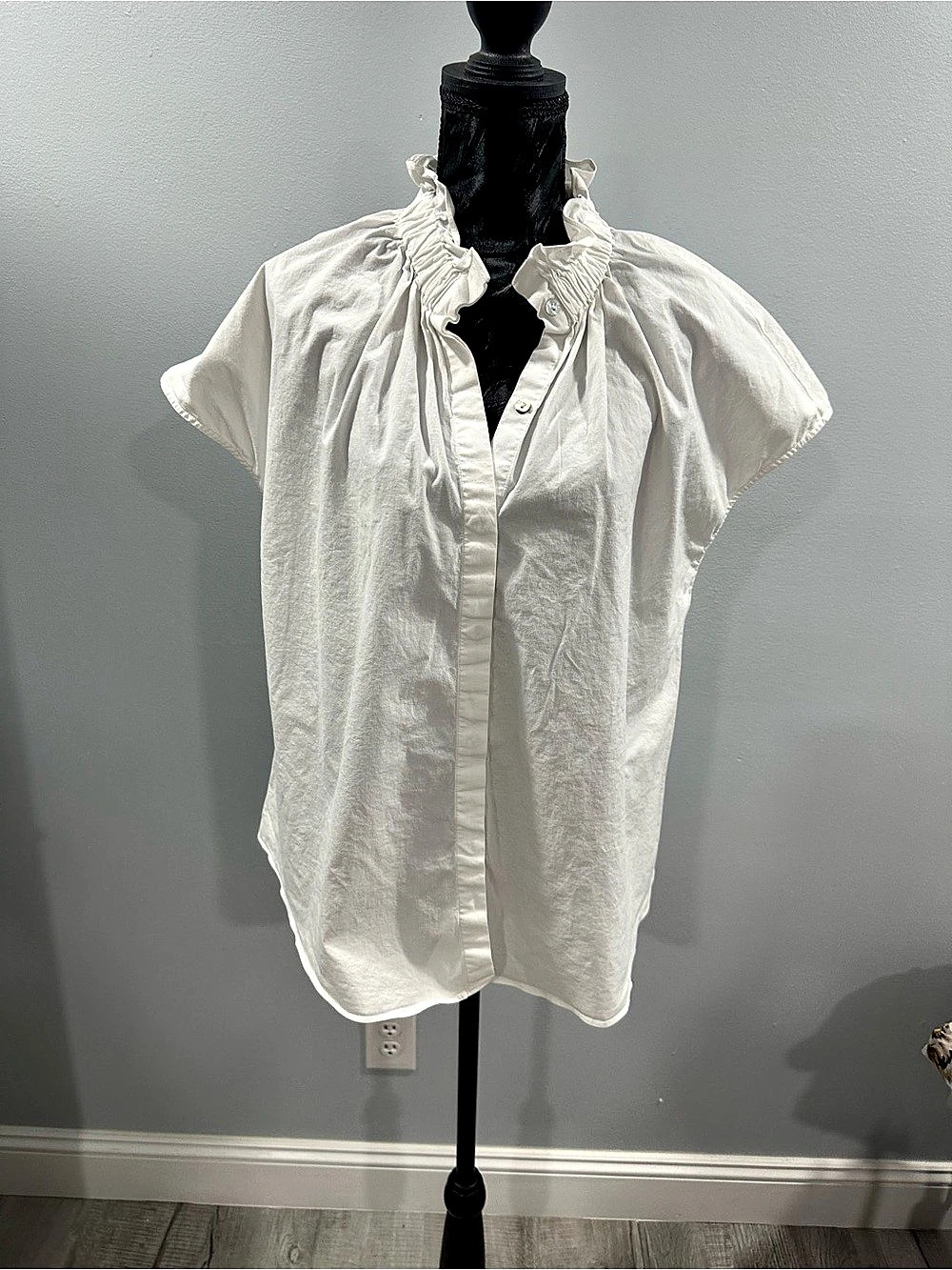 Pomander place Neck White Blouse Size XL
